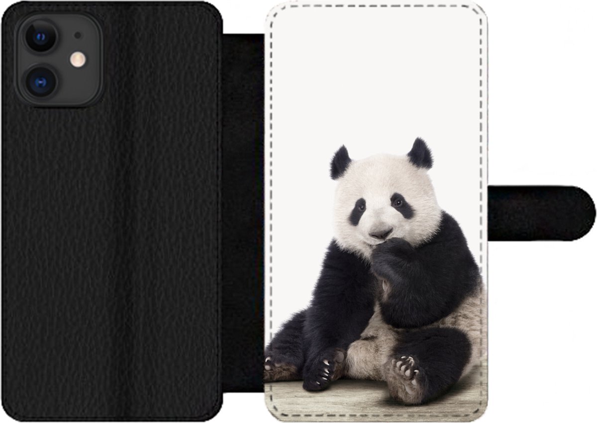 Telefoonhoesje Geschikt voor iPhone 11 telefoonhoesje - Panda - Dieren - Kinderen - Jongens - Meisjes - Pandabeer - Met vakjes - Wallet case met magneetsluiting