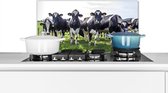Spatscherm keuken 70x30 cm - Kookplaat achterwand Koeien - Licht - Lente - Muurbeschermer - Spatwand fornuis - Hoogwaardig aluminium
