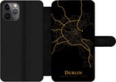 Bookcase Geschikt voor iPhone 11 Pro telefoonhoesje - Dublin - Kaart - Goud - Met vakjes - Wallet case met magneetsluiting