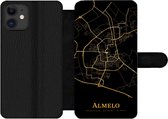 Telefoonhoesje Geschikt voor iPhone 12 Pro telefoonhoesje - Almelo - Kaart - Goud - Zwart - Met vakjes - Wallet case met magneetsluiting