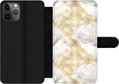 Bookcase Geschikt voor iPhone 11 Pro Max telefoonhoesje - Goud - Marmer print - Patronen - Geometrie - Met vakjes - Wallet case met magneetsluiting