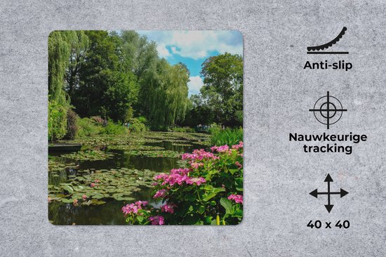 Muismat XXL 40x40 cm - Bureau onderlegger - Bureau mat Zomerdag met waterlelies in het water in Monet's tuin in Frankrijk - Bureaumat - Gaming mousepad xl - Bureaulegger groot - Computer deskmat