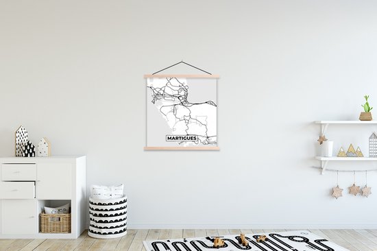 Posterhanger incl. Poster 90x90 cm - Schoolplaat - Stadskaart – Martigues - Plattegrond – Kaart – Frankrijk - Zwart wit - Textielposter - Blanke latten - Stadskaart