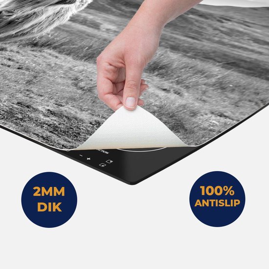 Chefcare Inductie Beschermer Schotse Hooglander in de Wei - Kleur - Zwart Wit - 60x52 cm - Afdekplaat Inductie - Kookplaat Beschermer - Inductie Mat