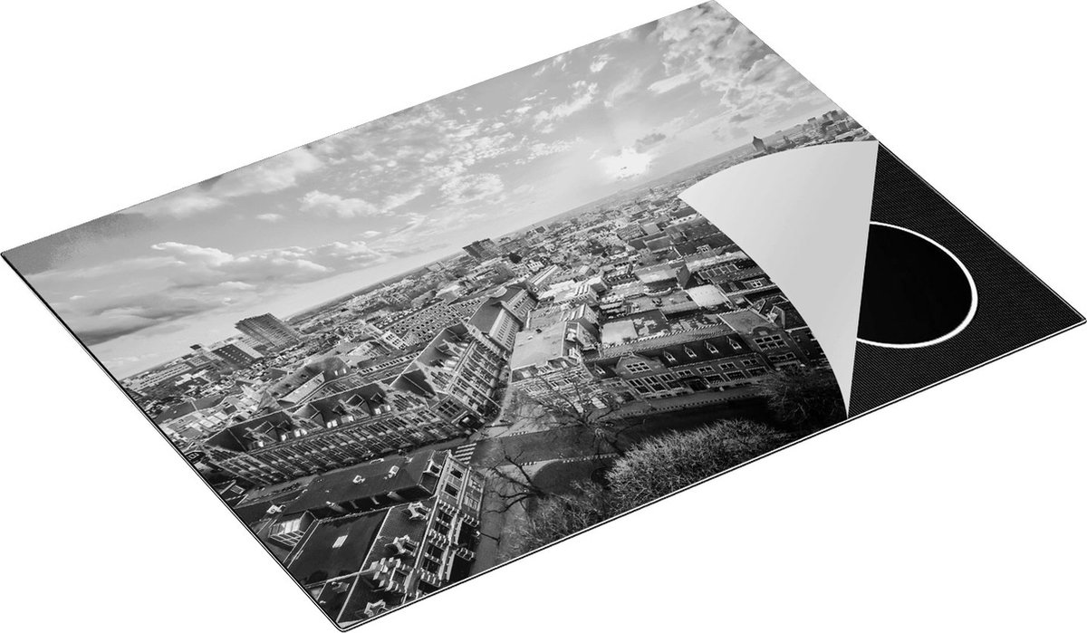 Chefcare Inductie Beschermer Groningen Stad bij Zonsondergang - Zwart Wit - 70x52 cm - Afdekplaat Inductie - Kookplaat Beschermer - Inductie Mat
