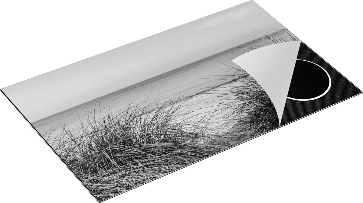 Chefcare Inductie Beschermer Strand en Zee vanuit de Duinen - Zwart Wit - 85x55 cm - Afdekplaat Inductie - Kookplaat Beschermer - Inductie Mat