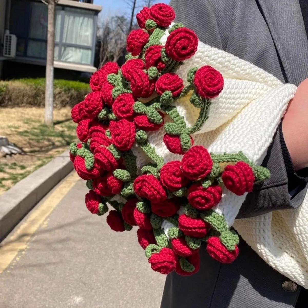 Casalora Bloemenboeket Patroon Plaid – 80 cm – Handgehaakte Deken – Zachte en Lichtgewicht Gebreide Deken – Wit – Rozendeken – Omvormbaar tot een Boeketdeken