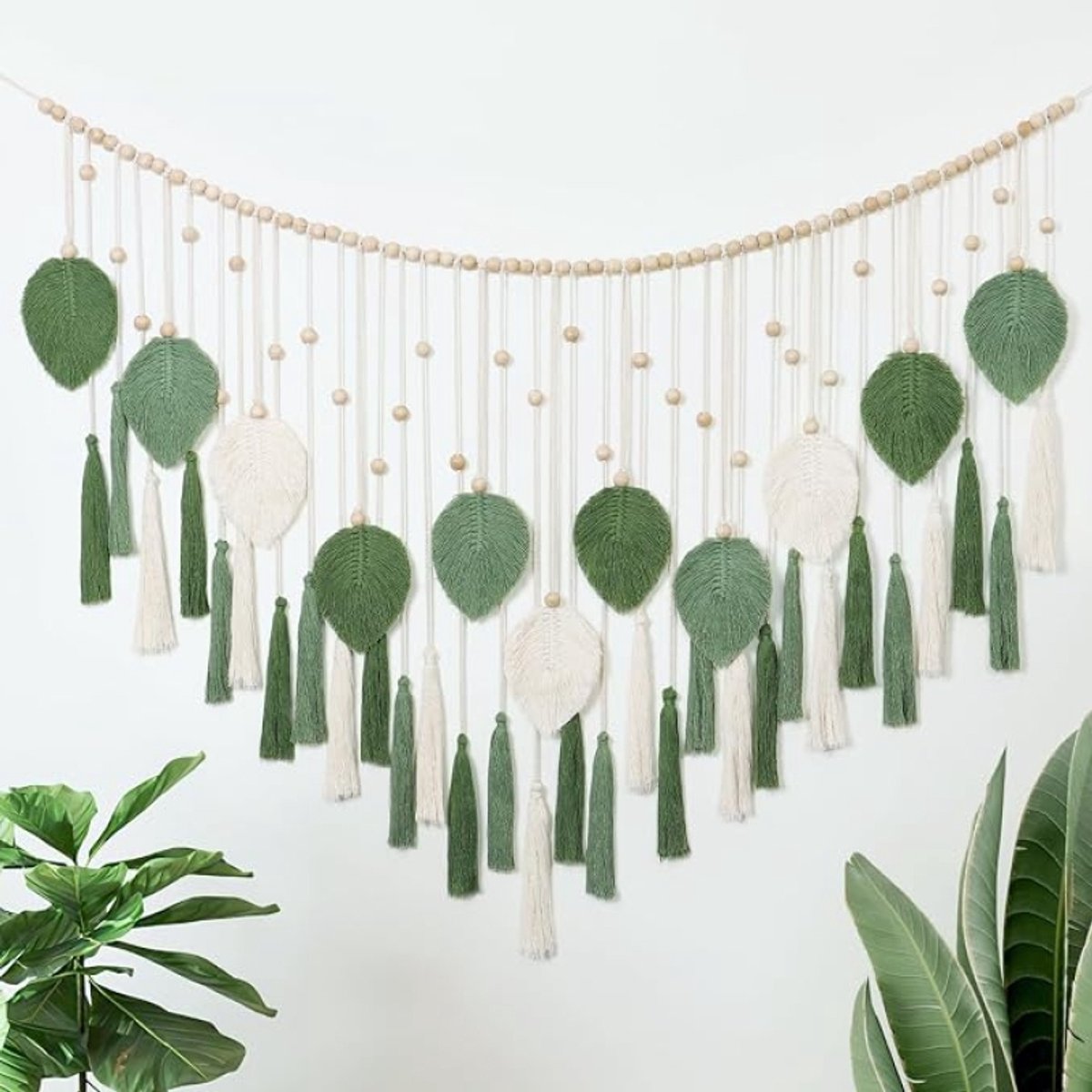 Macramé Wandtapijt met Bladmotief en Houten Kralen, Beige/Groen, 130x80 cm, Handgemaakt, Boho Woondecoratie
