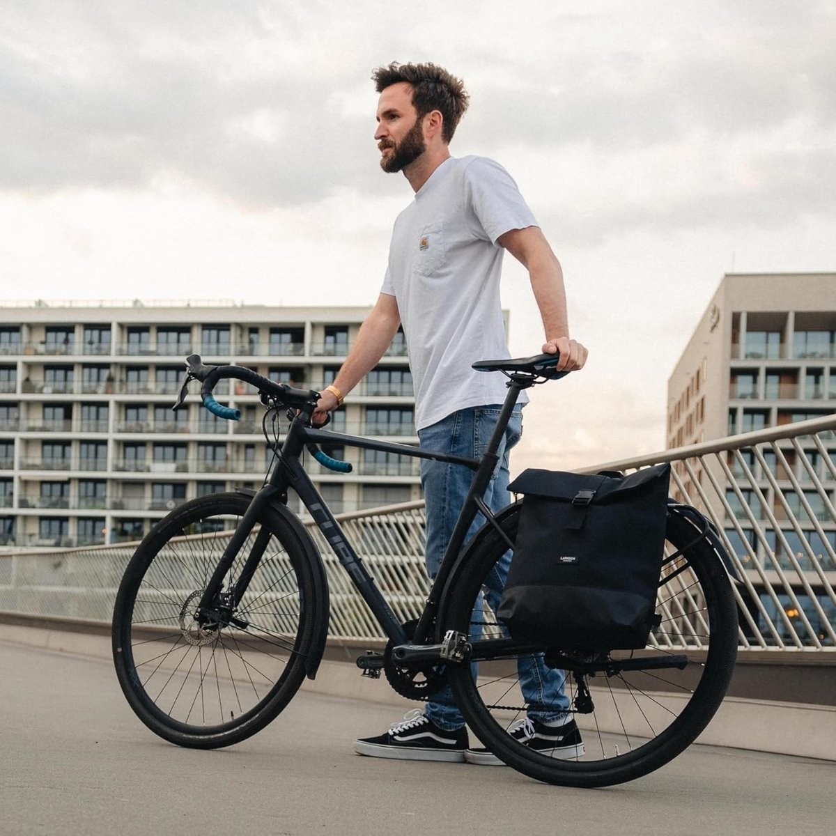 Fietstas - Zwart - 38 x 30 x 15 cm - Waterafstotende Rugzak voor Fiets met Reflecterende Details - Voor Dames en Heren