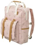 Roze rugzak met een all-over print van paarse en gouden 'paardenbloem'-zaadjes. Met bruine leren gespen en riemen.