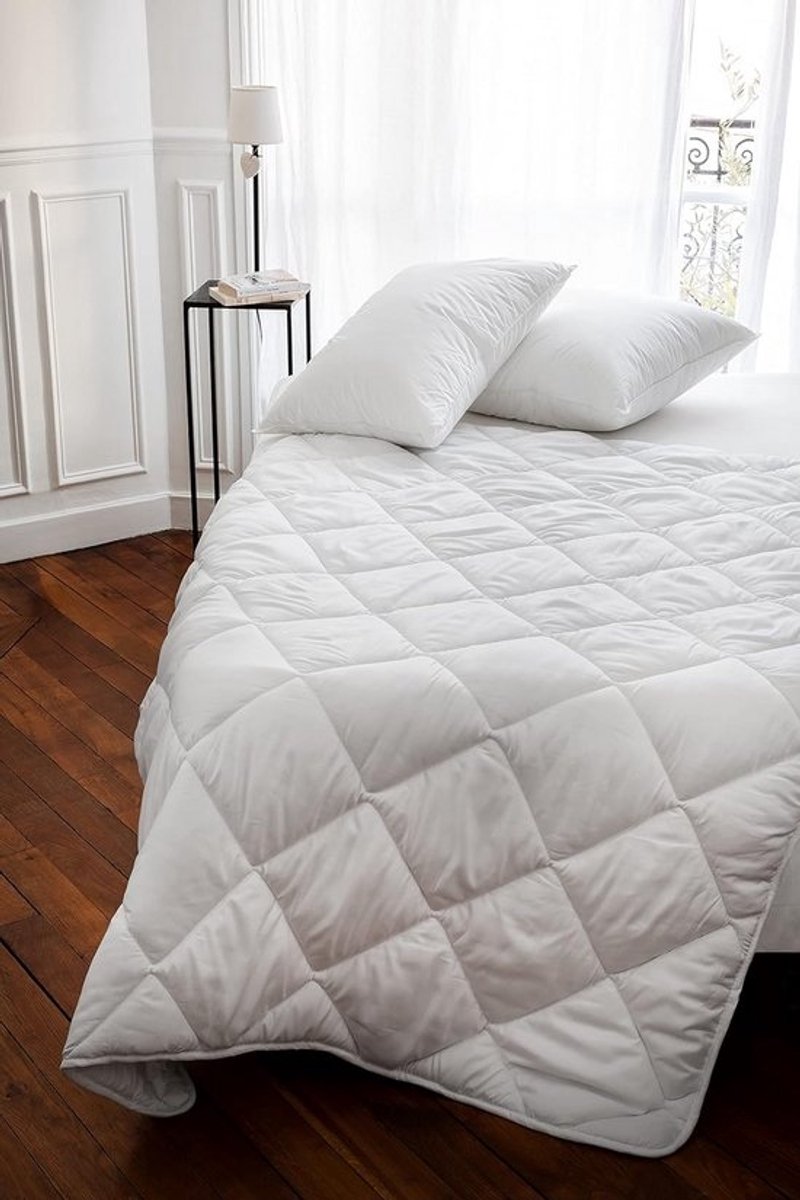 Luxe Dekbed 220x240 cm - Warm en Zacht Synthetisch Vierseizoenen Beddengoed