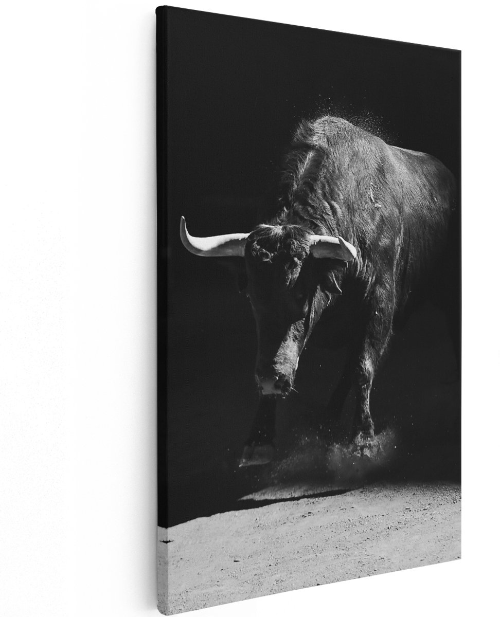 Artaza Canvas Schilderij Stier In De Arena - Zwart Wit - 120x180 cm - Groot - Wanddecoratie Woonkamer - Schilderijen - Muurdecoratie