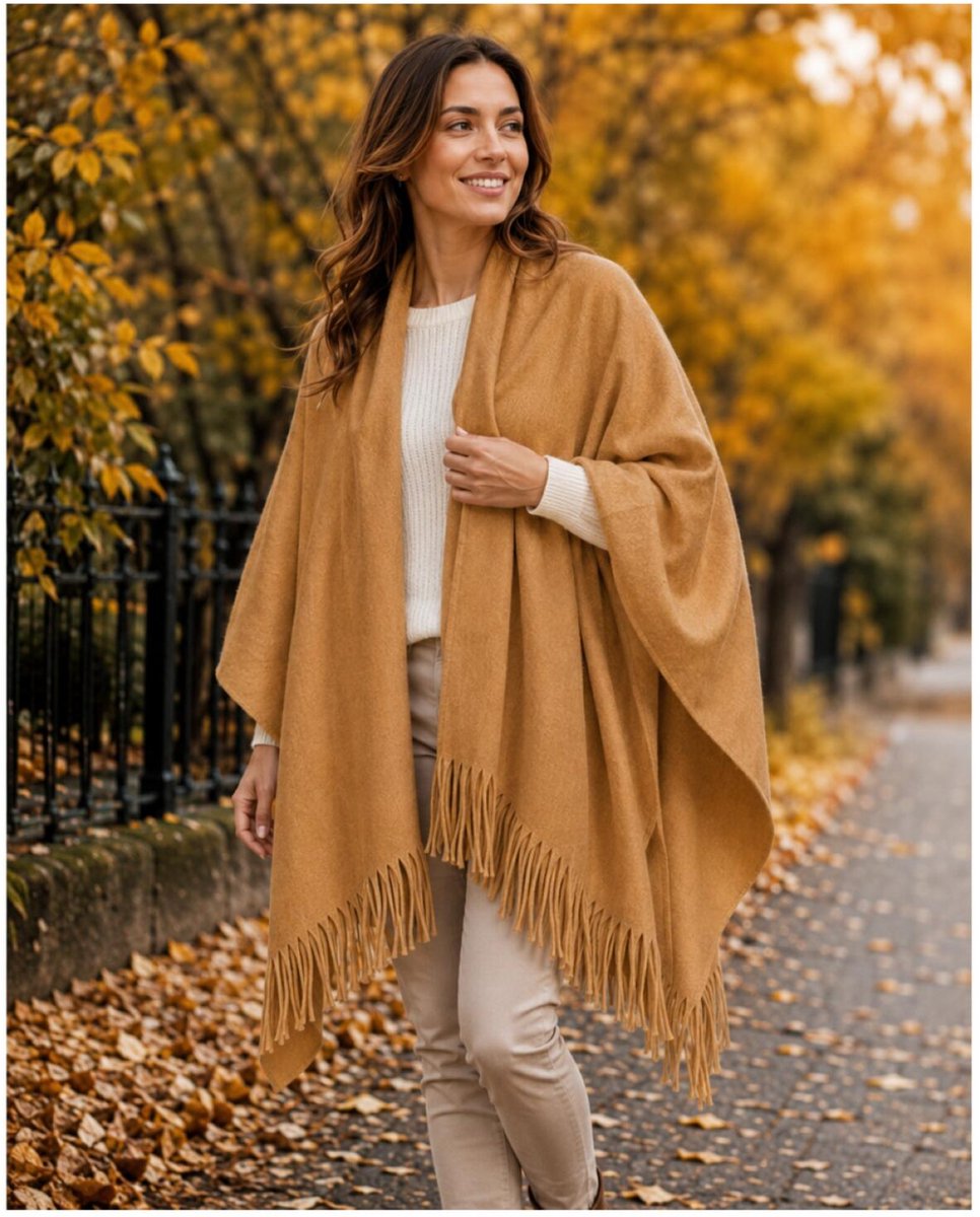 Luxe omslagdoek / poncho - cognac kleur - 180 x 140 cm - fleece One size -