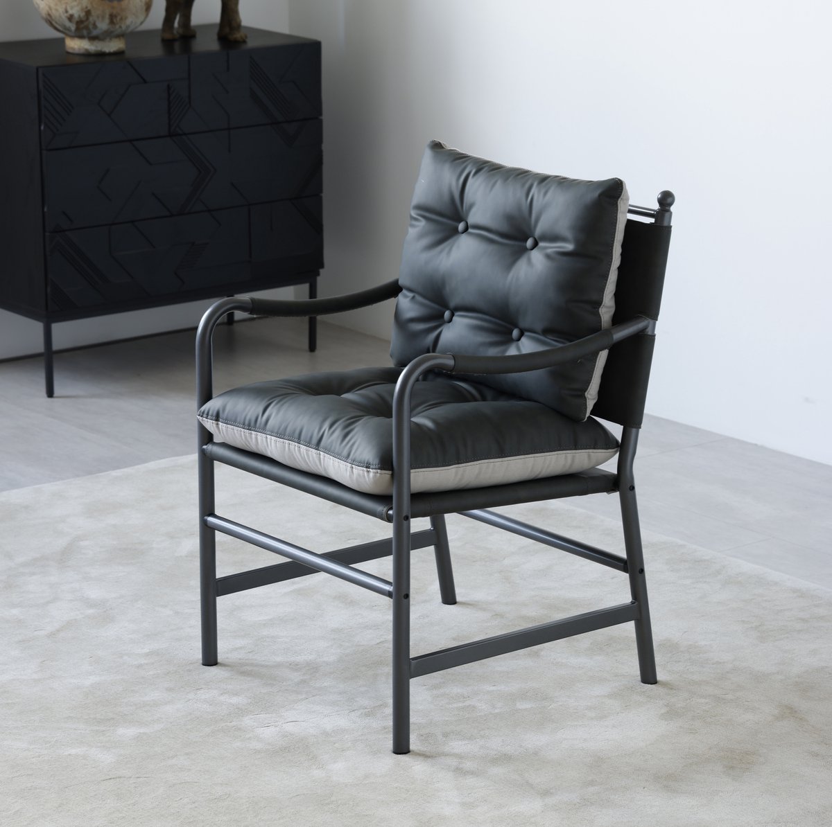 DESMIU Fauteuil - Mid Century Modern - Met Gestoffeerde Zitting En Metalen Frame - Voor Woonkamer, Slaapkamer En Kantoor - Kunstleer - Zwart