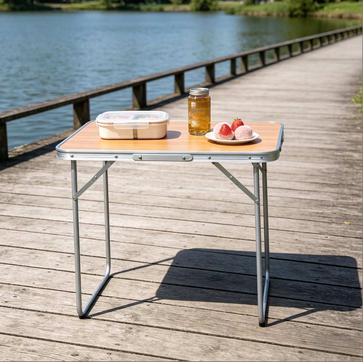 FloraGrace Campingtafel - Opvouwbaar En Lichtgewicht - Voor Camping, Picknick En Vissen - MDF, Aluminium En IJzer - 70x50x60 Cm - Eikenkleur