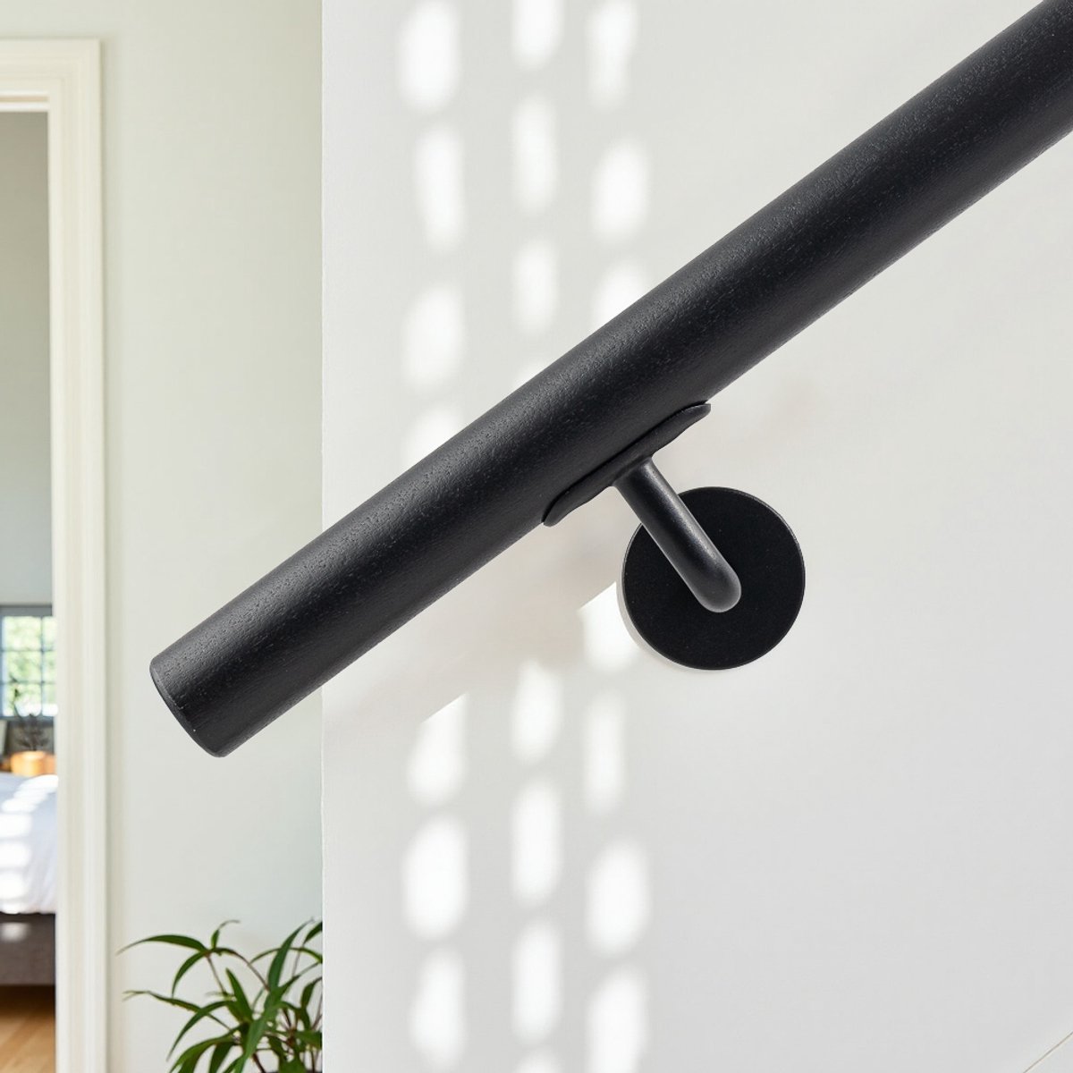 Trapleuning Zwart Hardhout – Rond (38 mm) – Lengte: 100 cm – Inclusief 2 zwarte leuninghouders