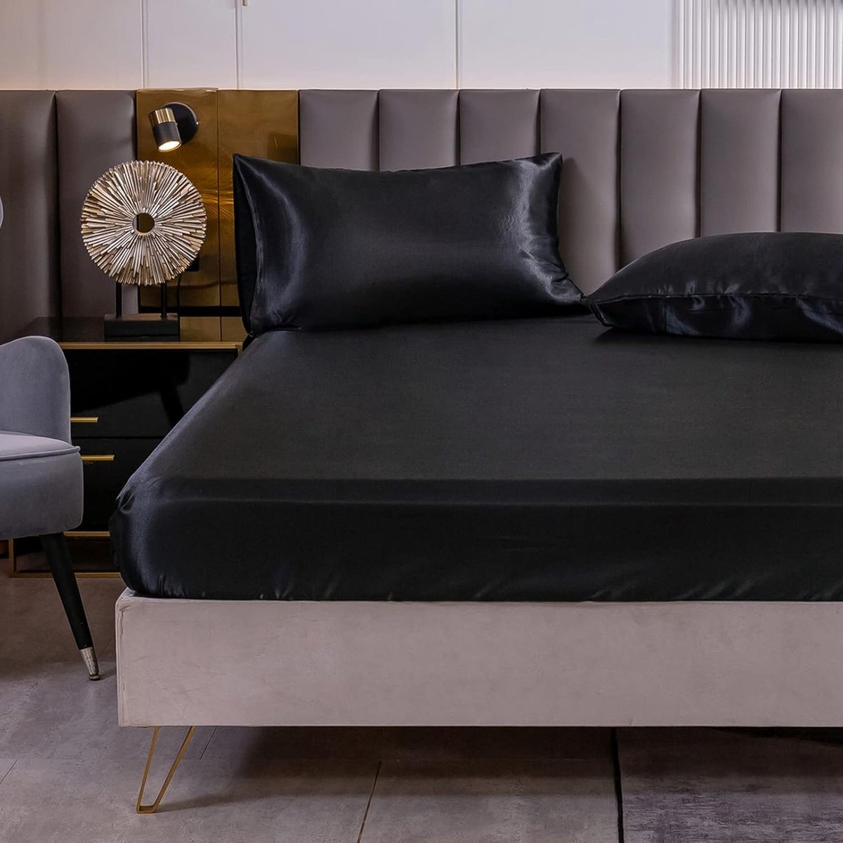 SnelShoppen - Fitted Sheet 140 x 200 cm - Zwart - Satijnen Hoeslaken voor Matrassen tot 30 cm - Diepe Pocket & Elastiek - Luxe Slapen