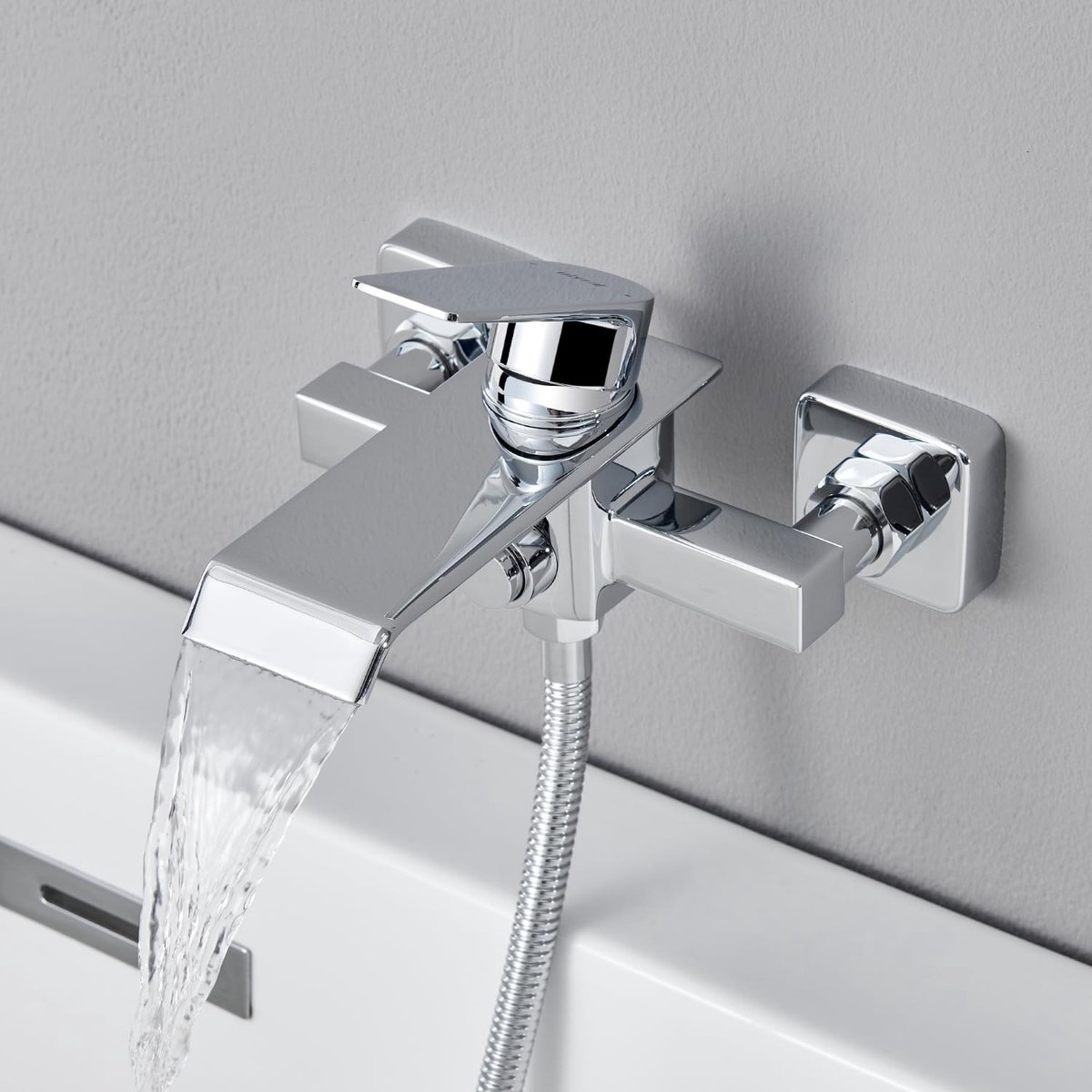 Dailygoods - Badkraan Waterval - Badbatterij voor Badkuip - Chroom Afwerking - Mengkraan Douche - Perfect voor Badkamer - Inclusief Installatieaccesso...