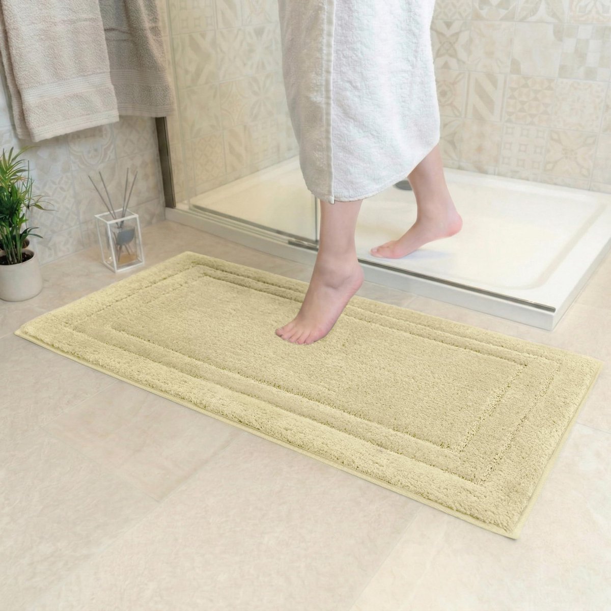 Badmat Anti-Slip | Super absorberend en machinewasbaar | Te combineren als badmat set | Voor de badkamer, douche, bad of als WC mat | Beige - 80x150 cm