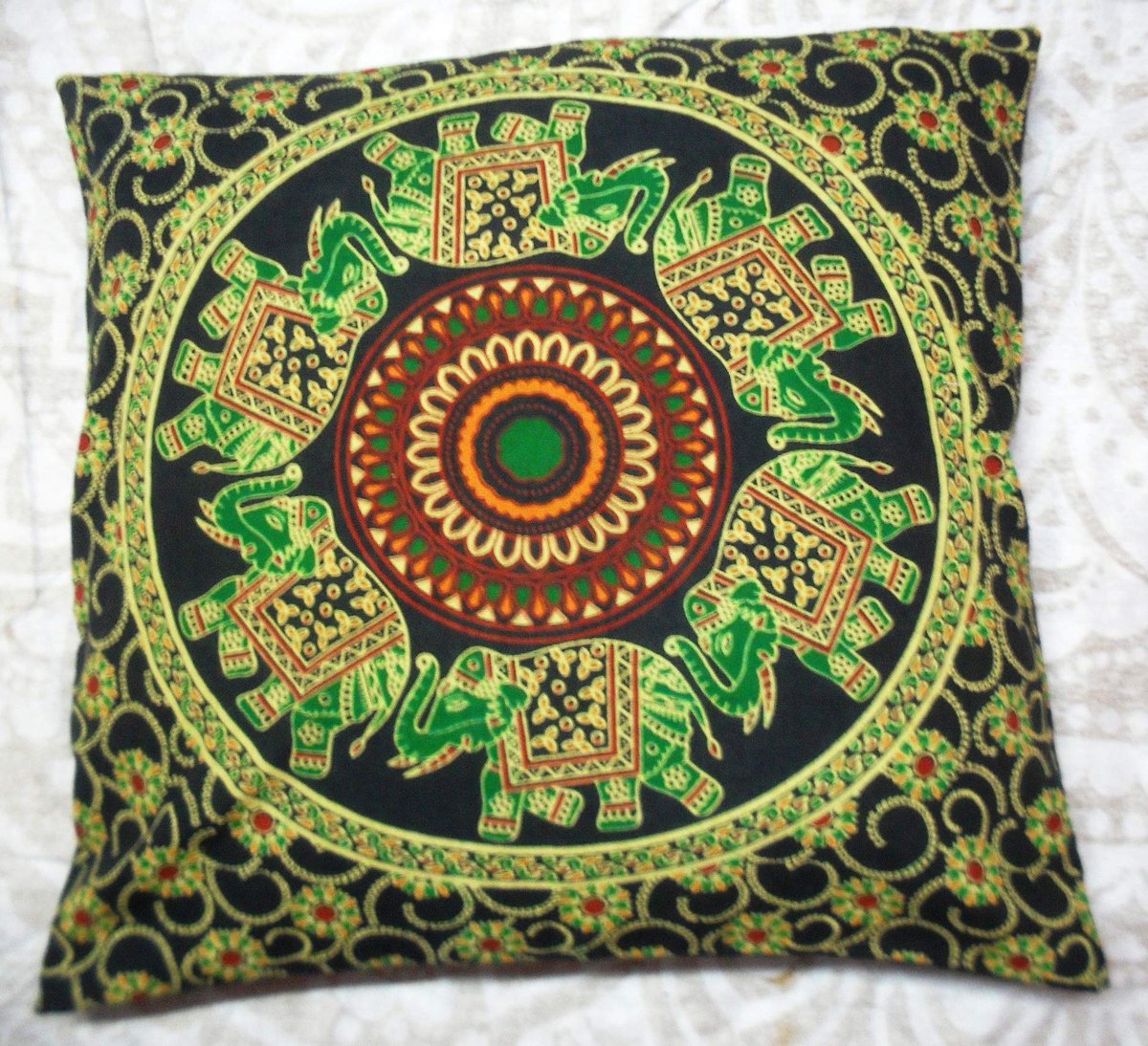 Kussenhoes, Indiase poef, mandala, veelkleurig, vierkant kussensloop, pompon buiten, boho-kussensloop, huisdierbeddengoed, woonkamer, decoratieve kussenslopen (5)