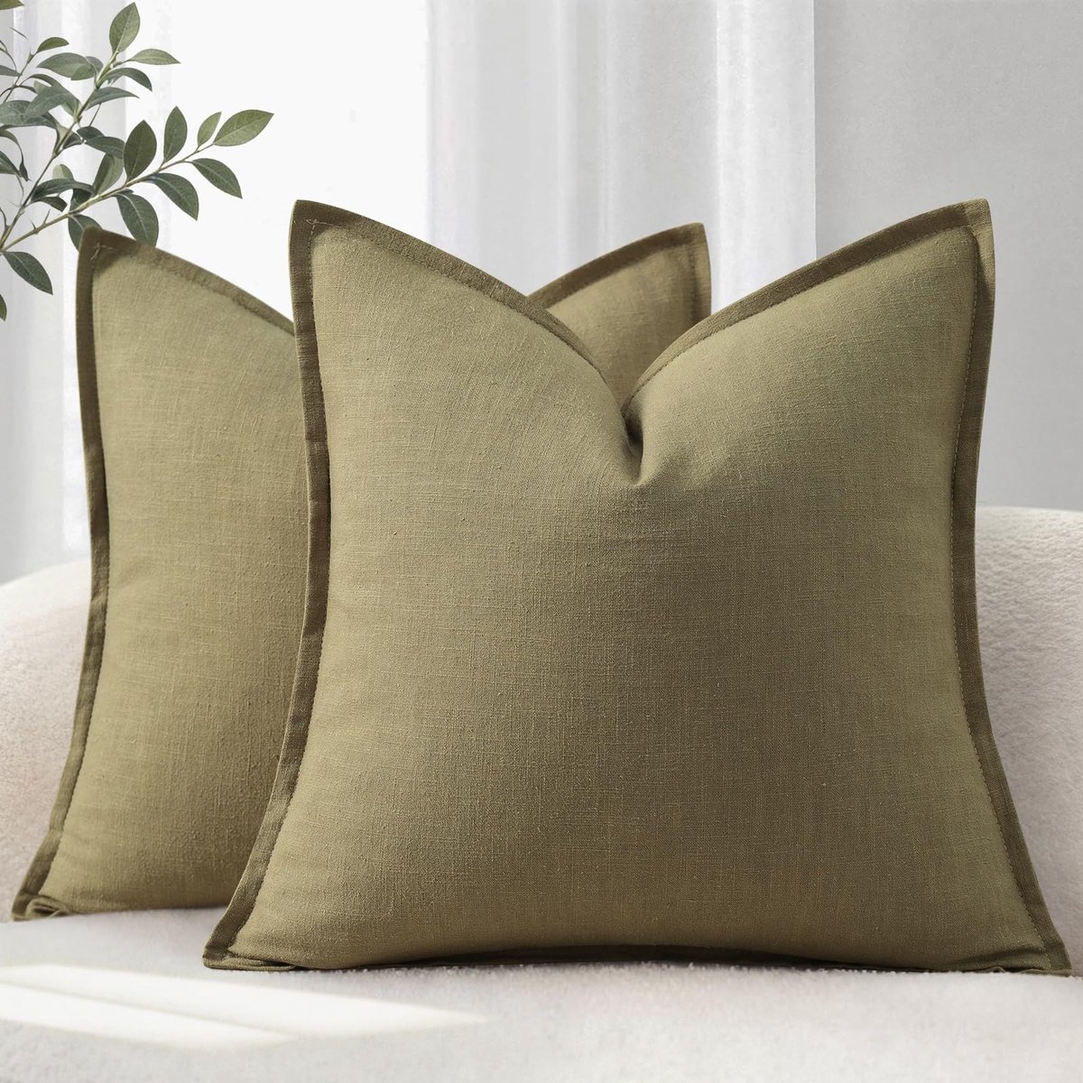 Kussenhoes 45x45 Set van 2 Zachte en Comfortabele Natuurlijk Linnen Kussenhoezen Effen Bankkussens Moderne Kussenovertrekken met Rand Decoratiekussens voor Bank Bed en Woonkamer Olijfgroen