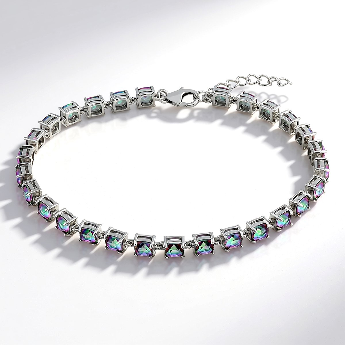 Cavill - Zilveren Armband met 28 Lavendel Mystieke Kwartsen - 925 Sterling Zilver - 6,804 Ct - Verstelbaar, Antieke Kussenslijpvorm & Prong Zetting