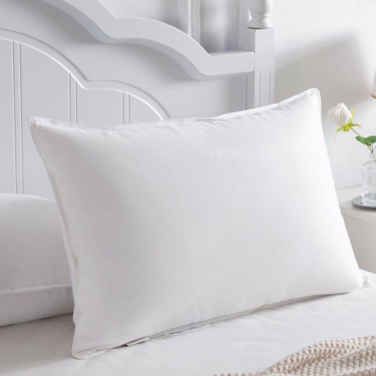 SnelShoppen - Donskussen 40 x 80 cm - Luxe Dons & Veren Kussen - 3 Vakken - 100% Katoen Overtrek - Ideaal voor Slaapkamer, Logeerkamer, Camping - Comf