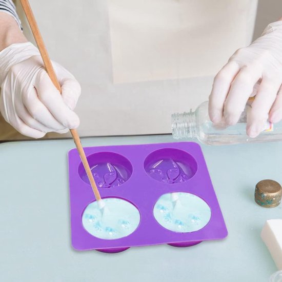 2 stuks siliconen zeepvormen, 4 holle ruimtes zon en maan en 4 holle bloemenvormen, voor het maken van zeep, doe-het-zelf lotionbar, cake, chocoladepudding — afbeelding 5