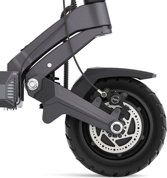 Voorwiel van de grijze Ausom DT2 Pro elektrische scooter met robuuste banden en hydraulische rem.