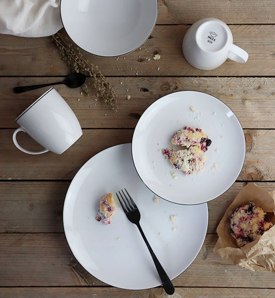 Lubiana Boss Servies 24-delig voor 6 personen met zwarte rand