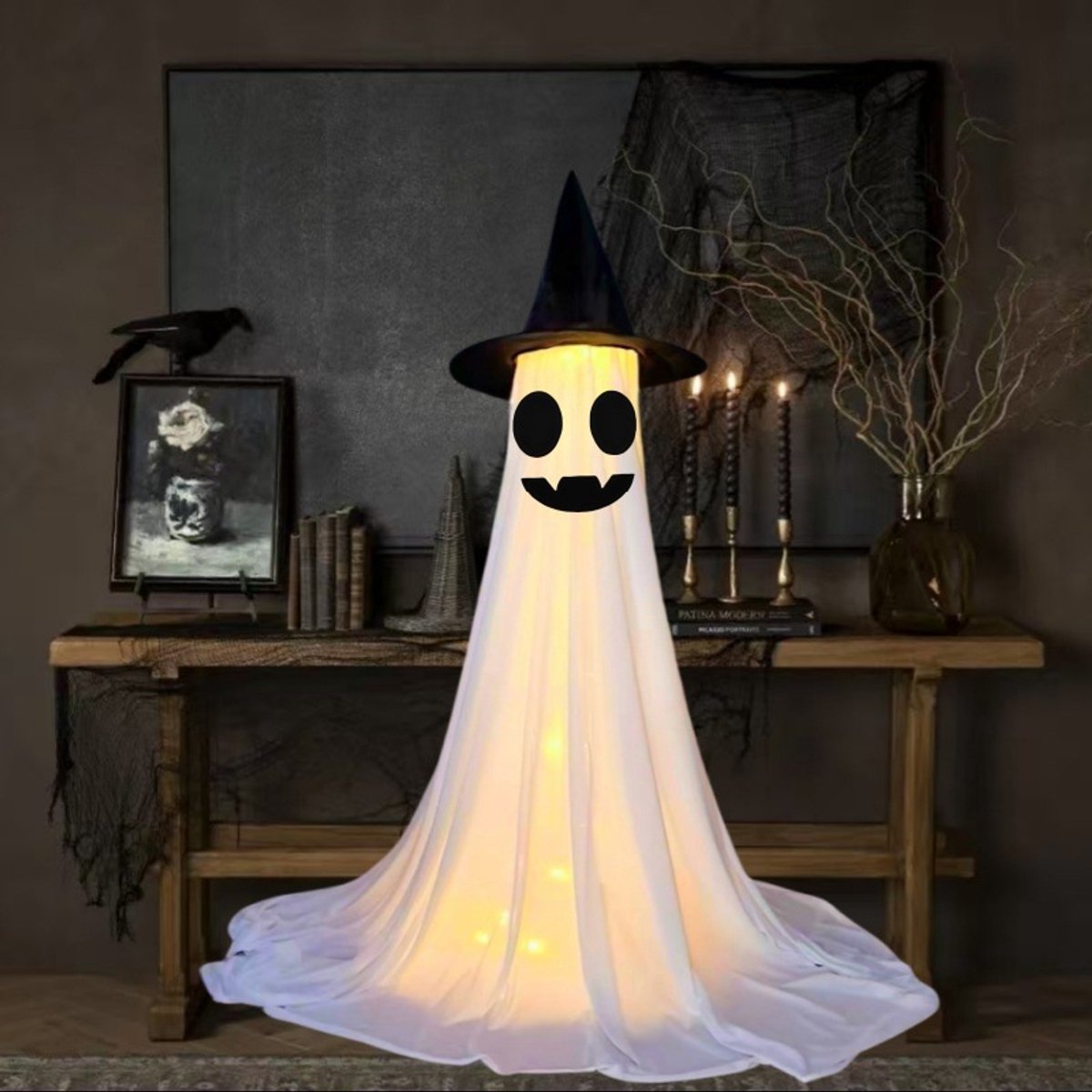 Ulisem - Halloween spookdecoratie - 1 set met led lichtsnoer en afstandsbediening - 120 cm groot hangend spook - Wit gaas met gloeiend effect - Stevig metalen statief - Geschikt voor entree, tuin en feest - Eenvoudig te installeren - G