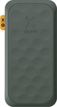 Donkergroene Xtorm Fuel Series 20000 mAh powerbank met gebogen patroon en 'xtorm' logo. Gele aan/uit-knop met 'X' erop.