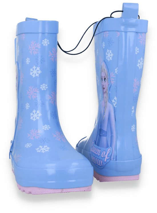 Lichtblauwe rubberlaarzen met sneeuwvlokkenprint en Elsa-afbeelding. De zolen zijn roze.