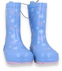 Lichtblauwe rubberlaarzen met een print van Elsa en sneeuwvlokken. Roze accenten op de zolen.