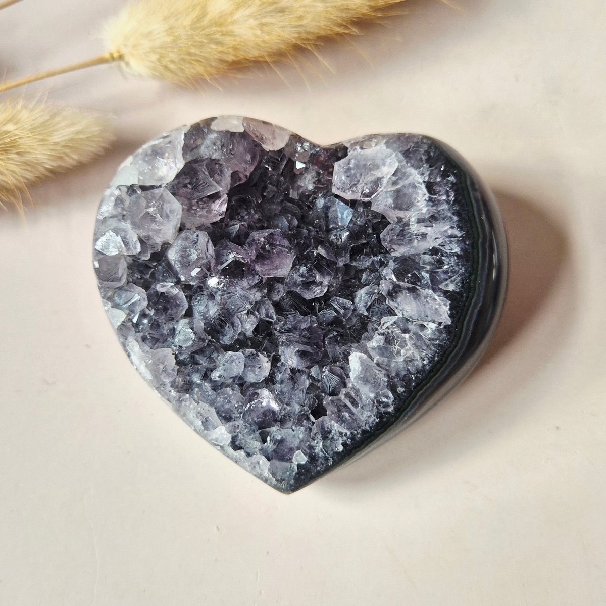 Amethist Druzy Hart 159g – Natuurlijk Edelsteen Hart met Sprankelende Kristallen