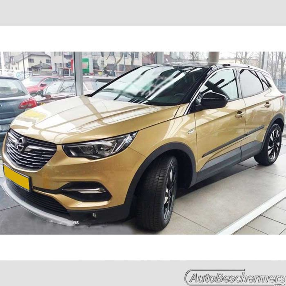 Stootlijsten set zwart voor Opel Grandland X 2017-. De stootstrips zijn zelfklevend. Set a 4 stuks (#0017)