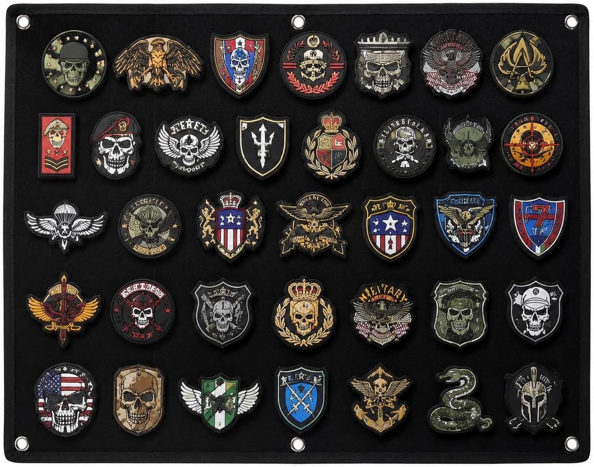 Klittenbord voor militaire patches 60 x 45 cm - opvouwbaar paneel - met oogjes en klittenband - ShopVlot