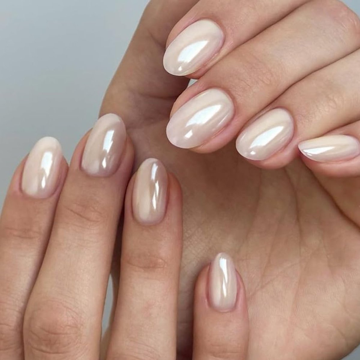 SnelShoppen - False Nails 32 Stuks Korte Amandel Chrome Beige Elegantie Unieke Spiegelglans Design Kwaliteit Shiny Press On Nagels Voor Zomer Feesteli