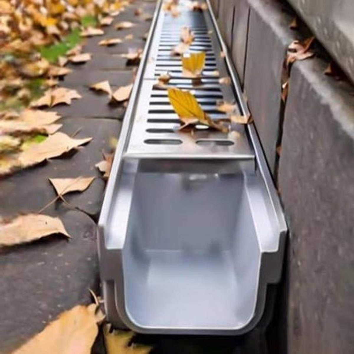 Afvoerkanaal met rooster - Regenwaterzeef - Waterbeheer buiten - Eenvoudig te installeren - 60 cm lengte - Grijs