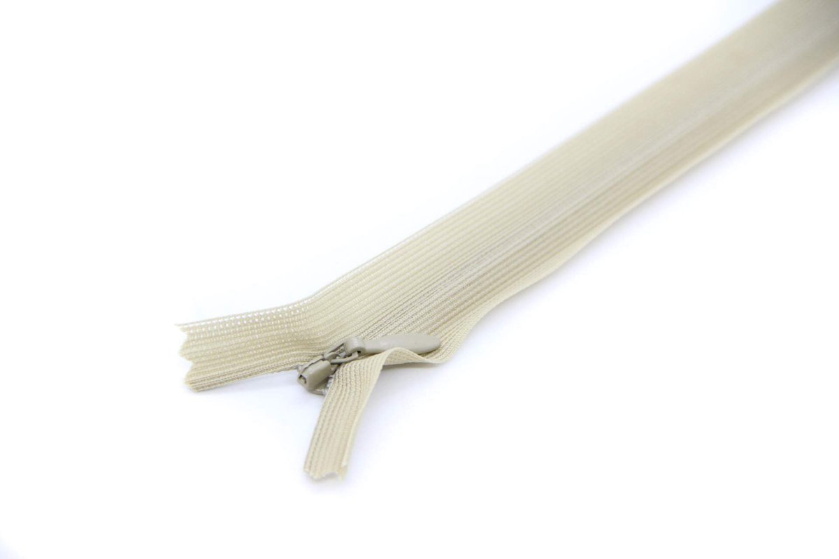 Ritssluiting van kunststof, afgedekt met naden, 3mm spiraal, niet deelbaar 20cm donkerbeige
