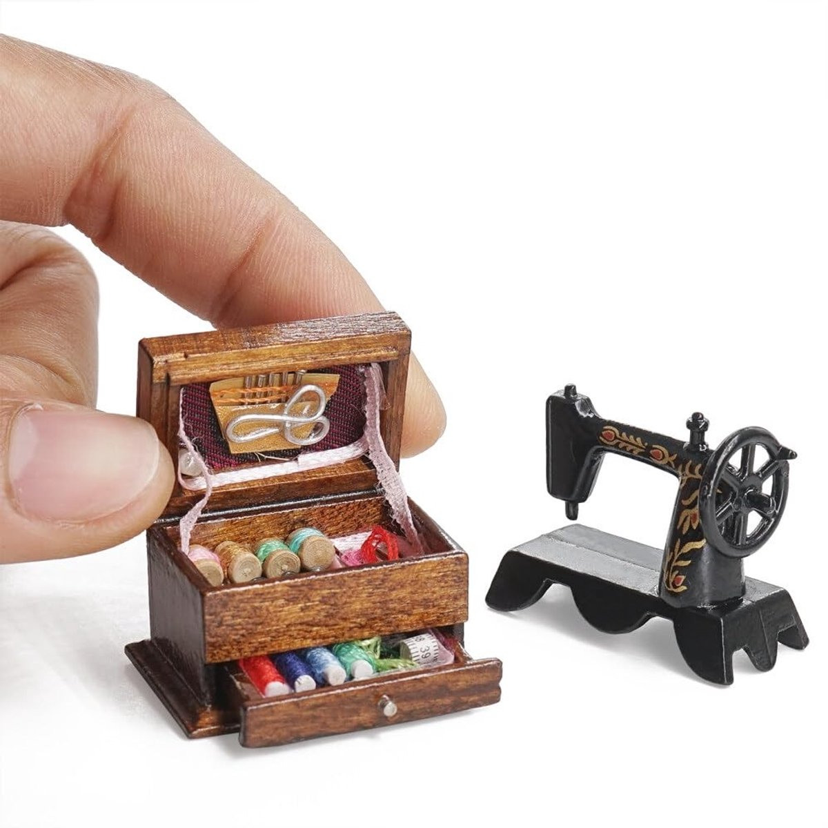Miniatuur Naaikoffer met Naaimachine - 1/12 Schaal