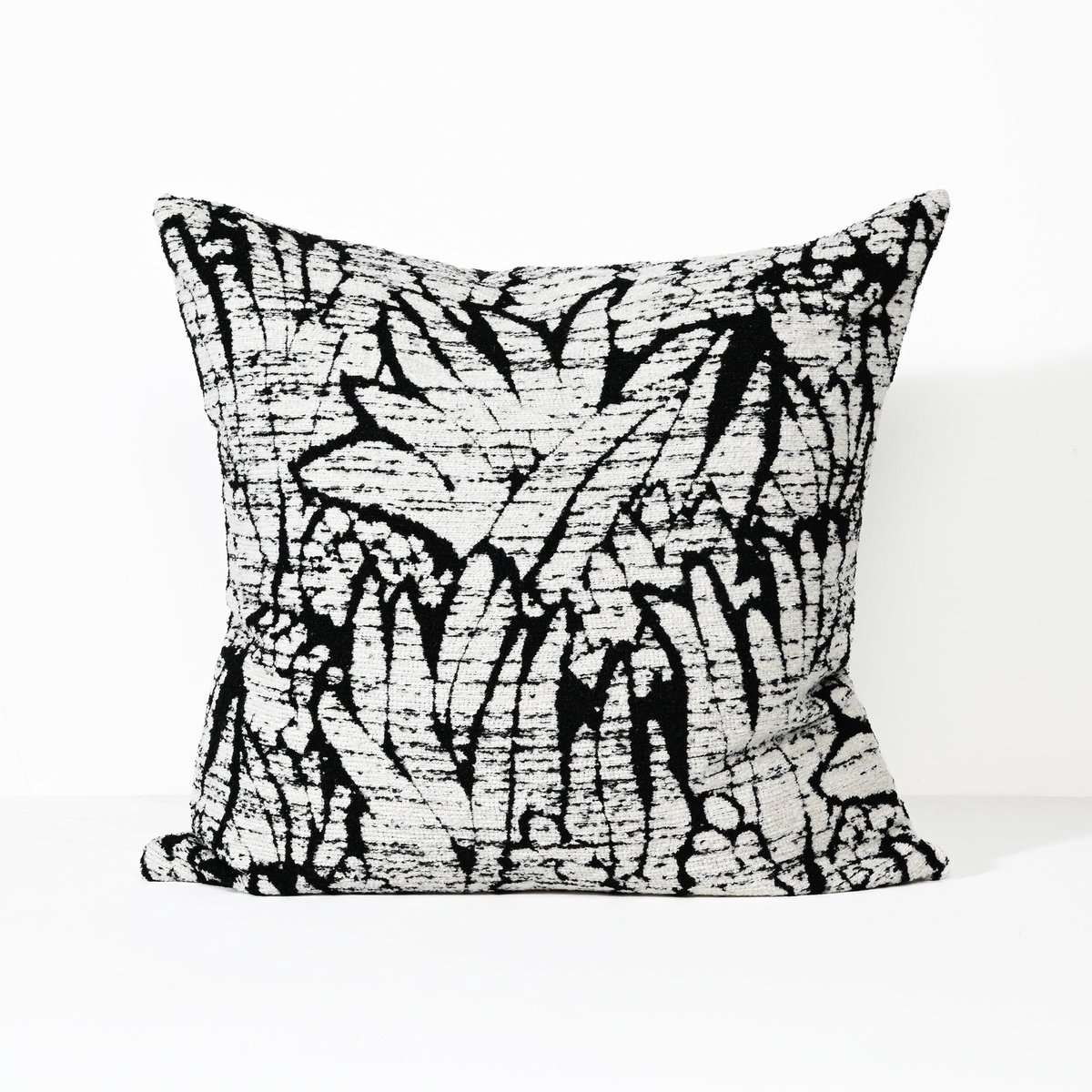 Darcy & Duke Black Palm - Sierkussen - 55 X 55