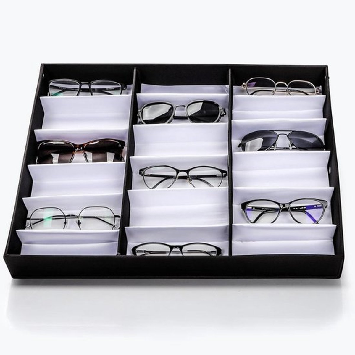 Zonnebril Opbergdoos - Zonnebrillen Organizer - 18 Brillenhouder - Zwart - Brillen Opbergen - Brillenopberger - Geschikt voor Zonnebrillen - Unisex - Zonnebrillen Opbergbox met Deksel - 18 Brillencompartimenten.