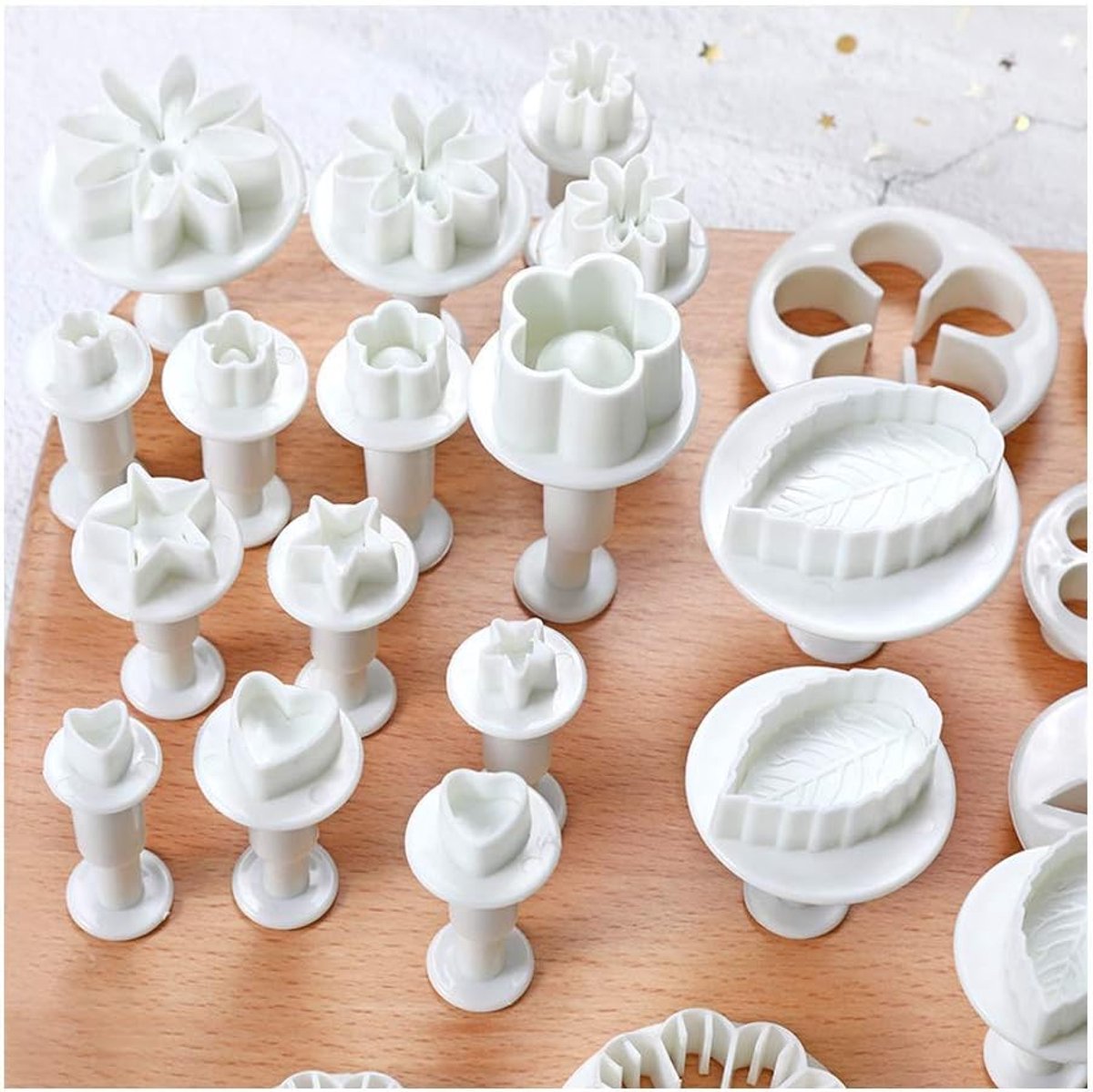SnelShoppen - 33-delige Fondant Koekjesuitstekers Set - Stamp Cutter, Modelling Tools, Bloemen, Vlinders, Sterren, Hartjes en Bladeren - Hoogwaardige