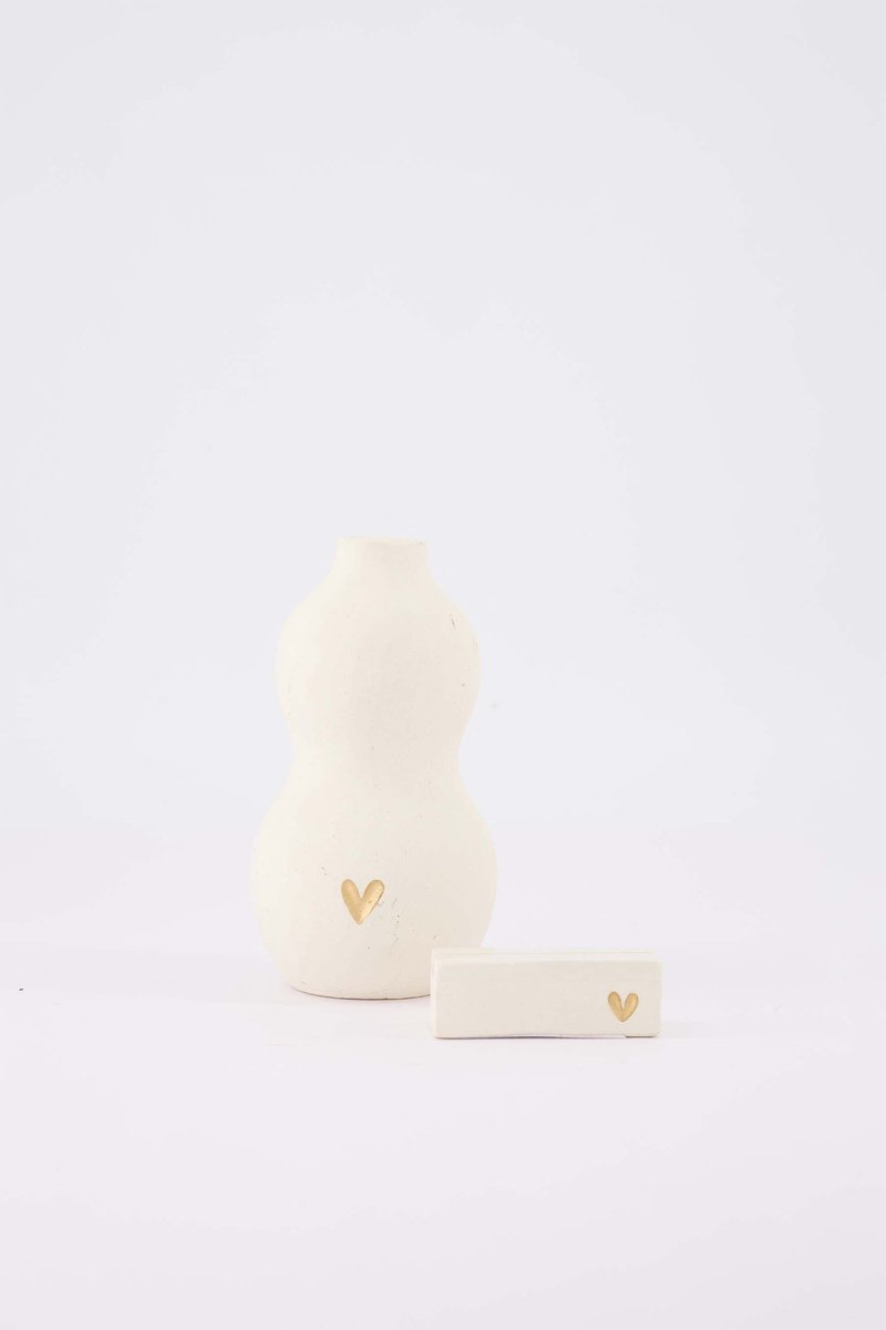 Zusss Set Van 2 Keramieken Woonaccessoires - Kaartenstandaard & Vaasje Hartje - Wit/Goud Keramiek Wit / Goud