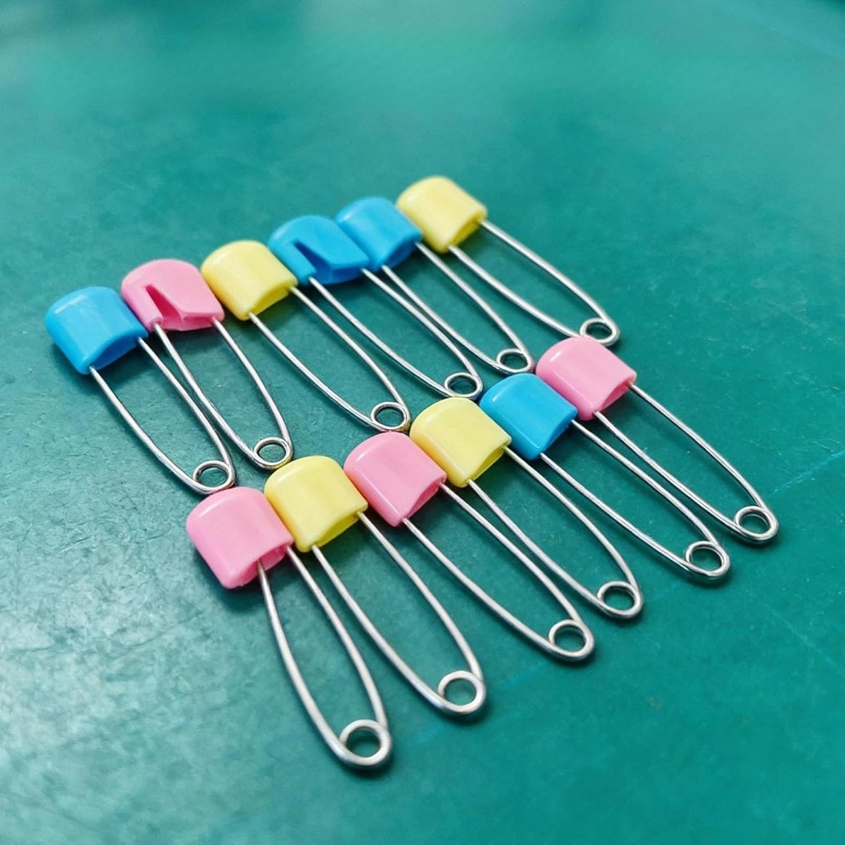 Veiligheidsluierspelden - Baby verzorgingspinnen - Baby verzorging - Robuuste plastic kop - 12 stuks - Wit