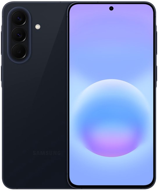 Donkerblauwe smartphone met drievoudige camera en paarsblauw scherm.