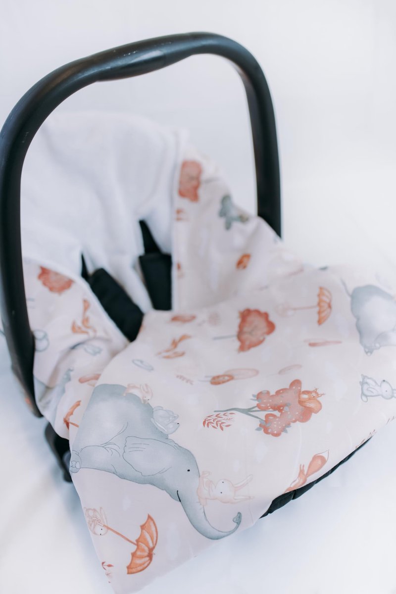 Omgoods - Dubbelzijdige Baby Wrap voor Autostoel met Olifanten en Konijnen