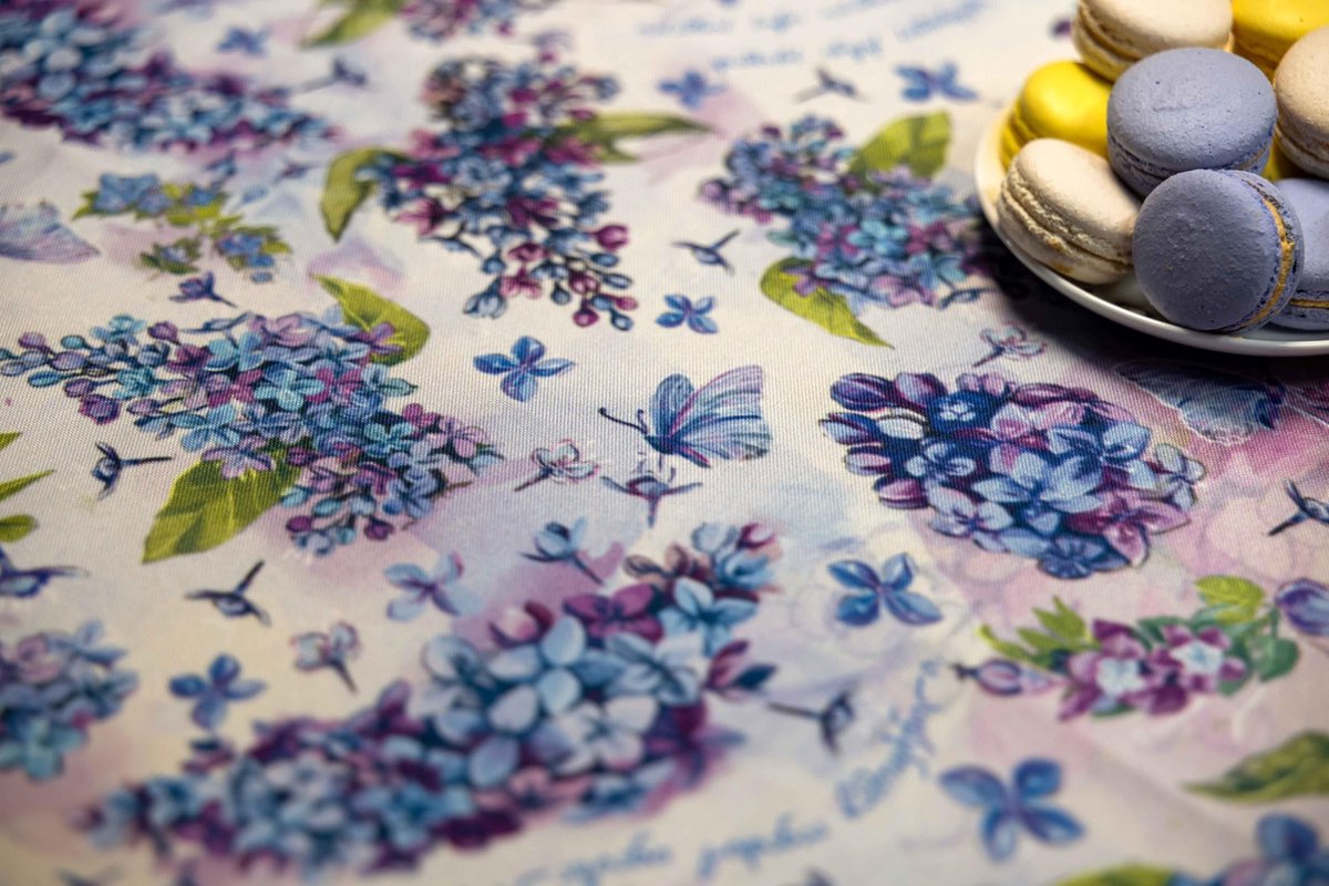 Omgoods - Tafelkleed Lila Design, 140x140 cm, Strijkvrije Polyester