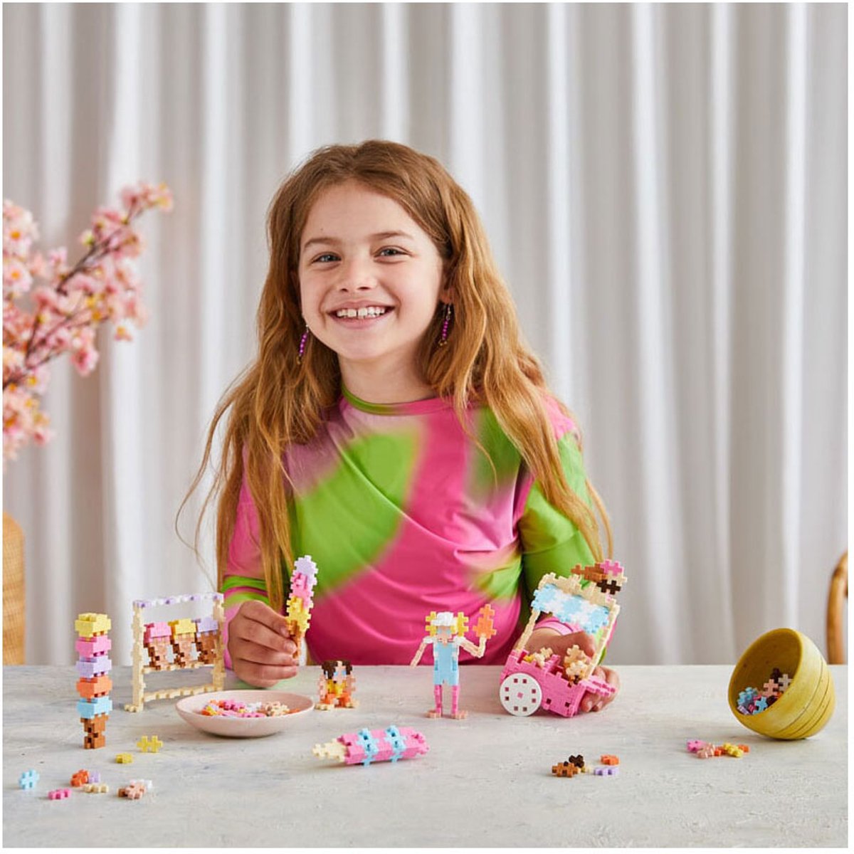 Plus-Plus Learn to Build Ice Cream Shop ijssalon - 285 delige bouwset – 4351 – Bouwspeelgoed – Constructiespeelgoed – Set met bouwstenen – Vanaf 5 jaar — afbeelding 9